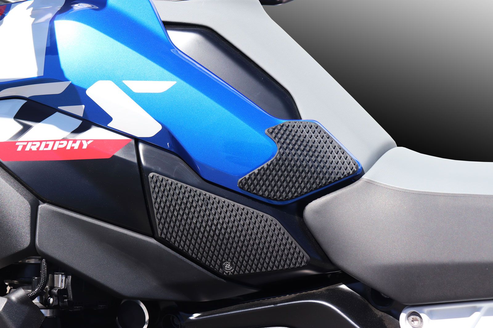 TechSpec Snake Skin Tank Pads BMW R1300GS
